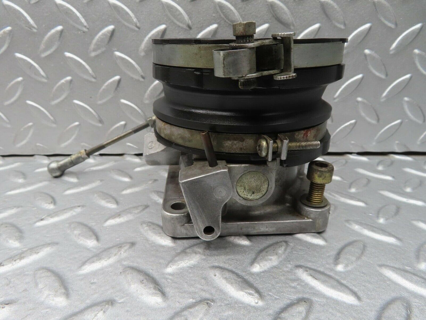 14443 Mercedes-Benz W116 350SE Throttle Body Valve 1001410382