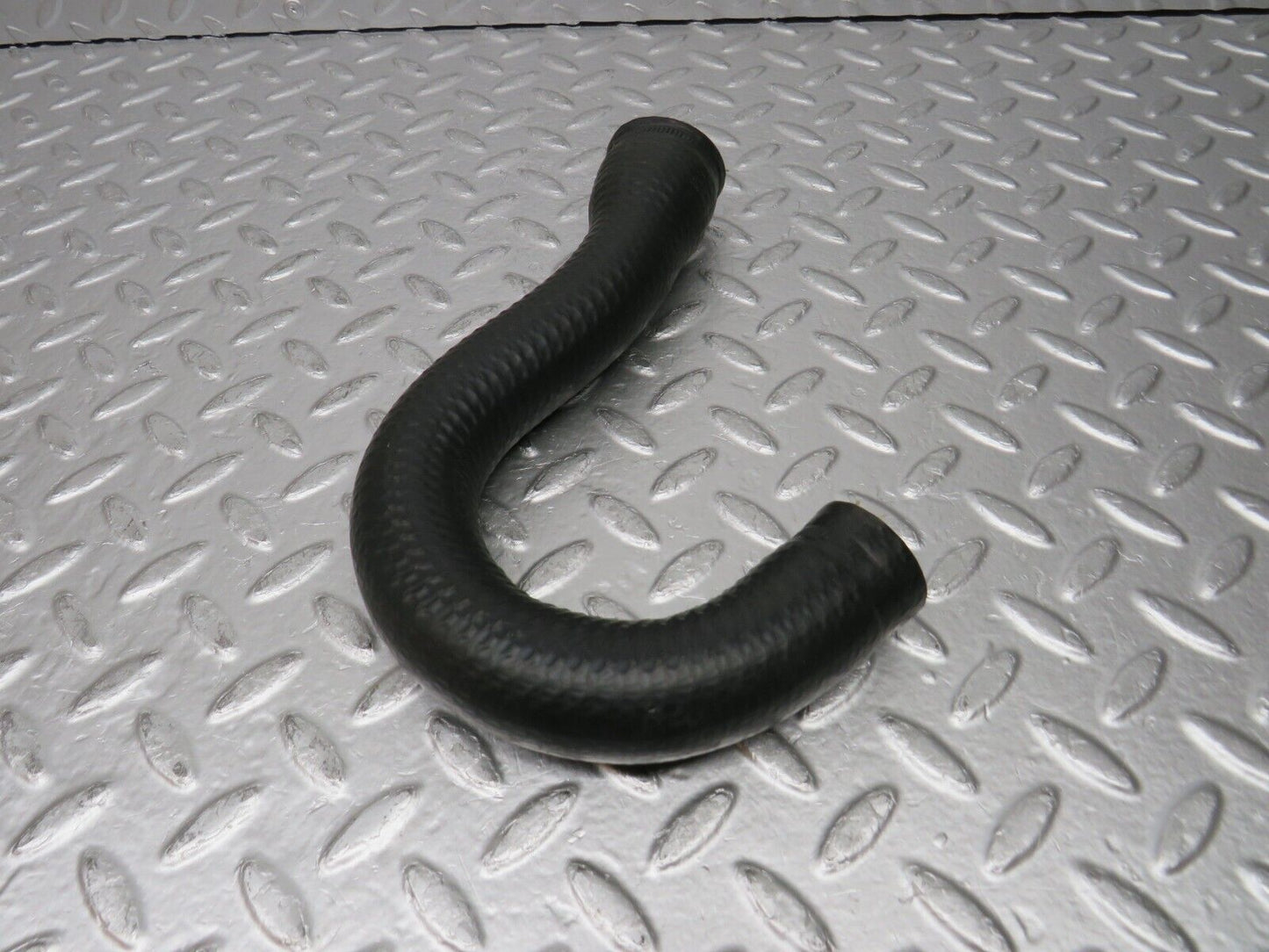 30722 Mercedes-Benz W201 190E 2.0L Water Hose Pipe