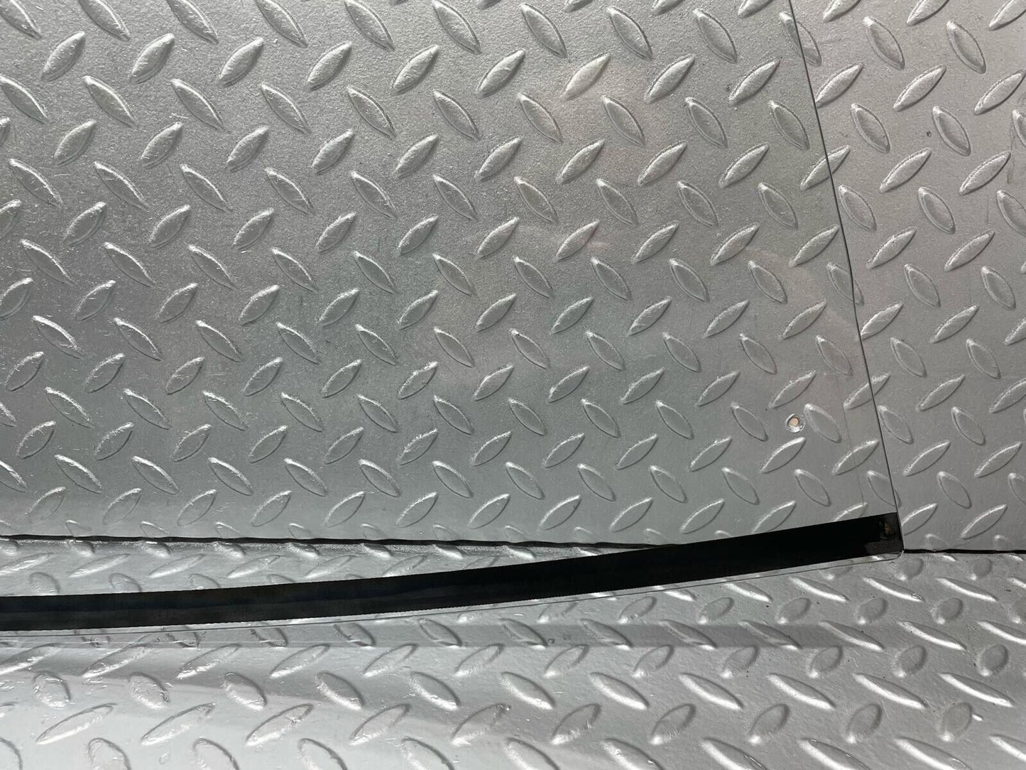 42409 Mercedes-Benz R107 Hard Top Rear Windscreen