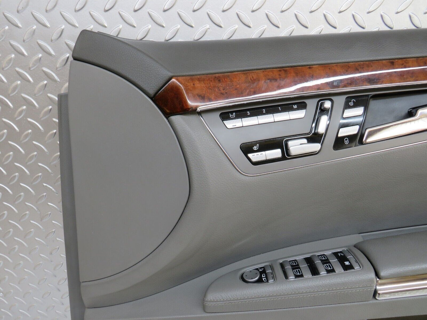 35101 Mercedes-Benz W221 Front Right Door Card