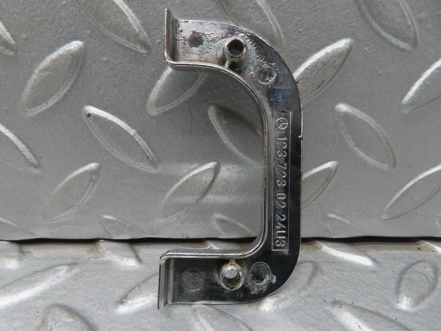 13553 Mercedes-Benz W123 200 Right Interior Chrome Door Latch Trim 1237230224