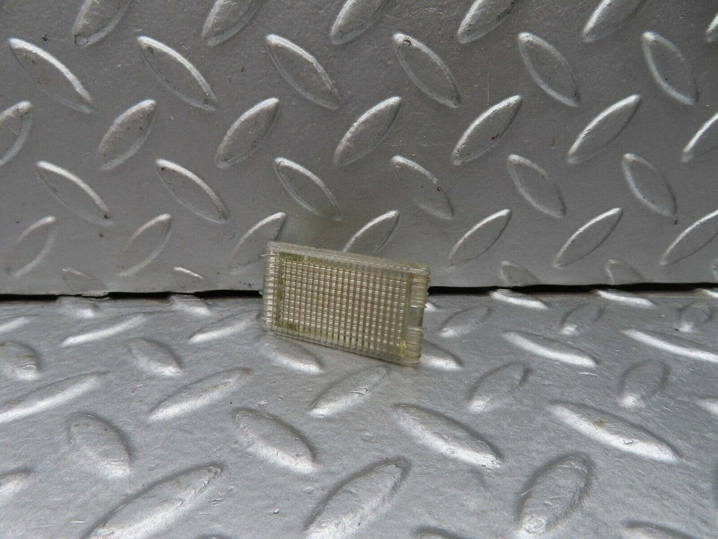 18091 Mercedes-Benz W123 200 Glove Box Light