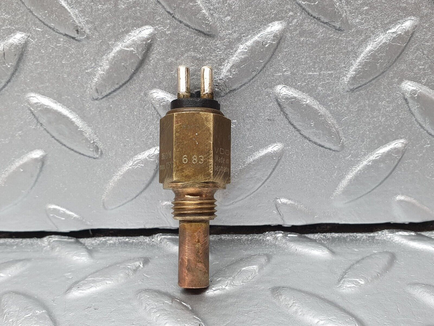 41331 Mercedes-Benz W123 280E Temperature Sensor VDO