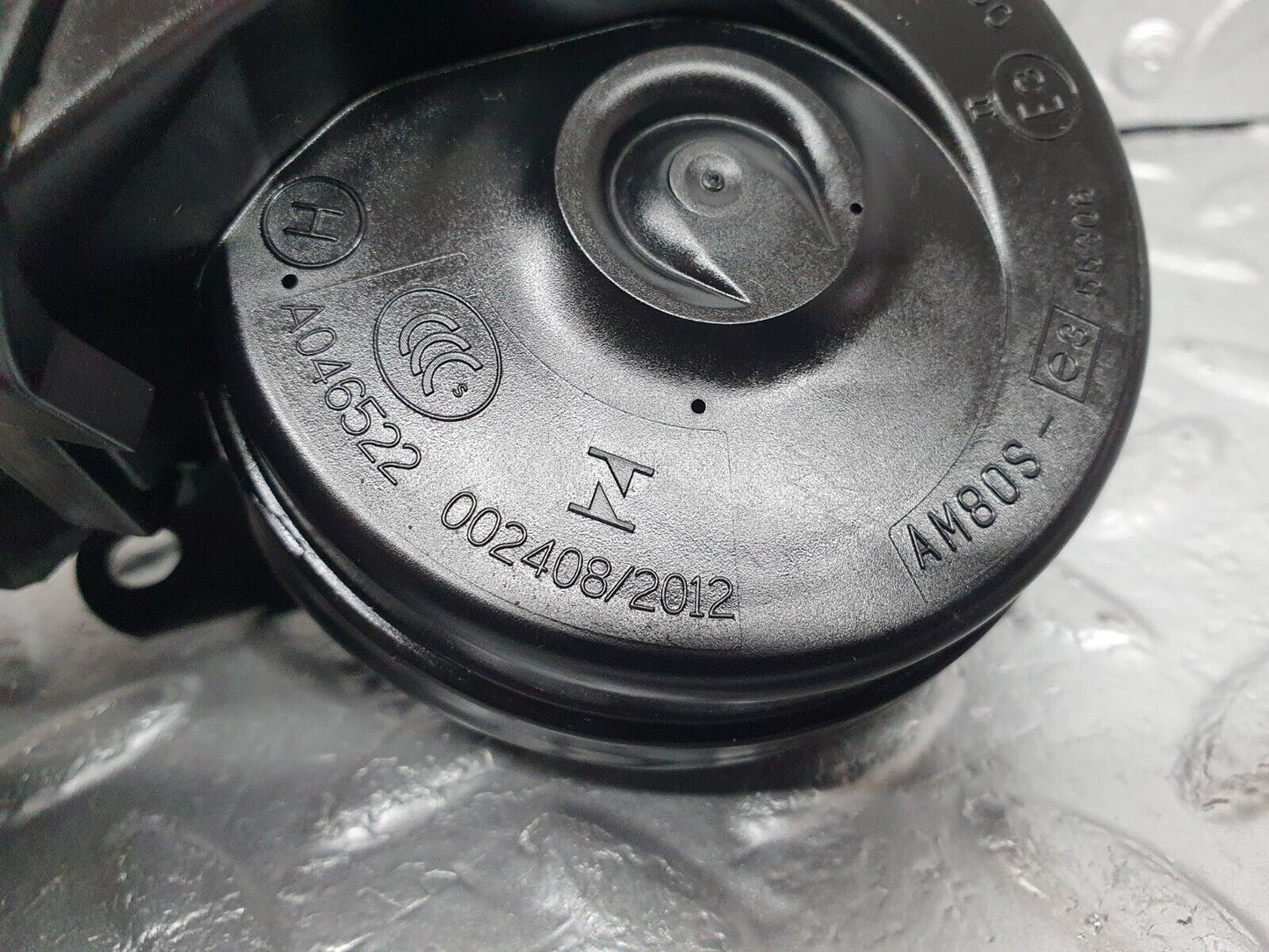 42174 Mercedes-Benz R129 320SL Coupe Horn Fiamm AM80S 0065421820