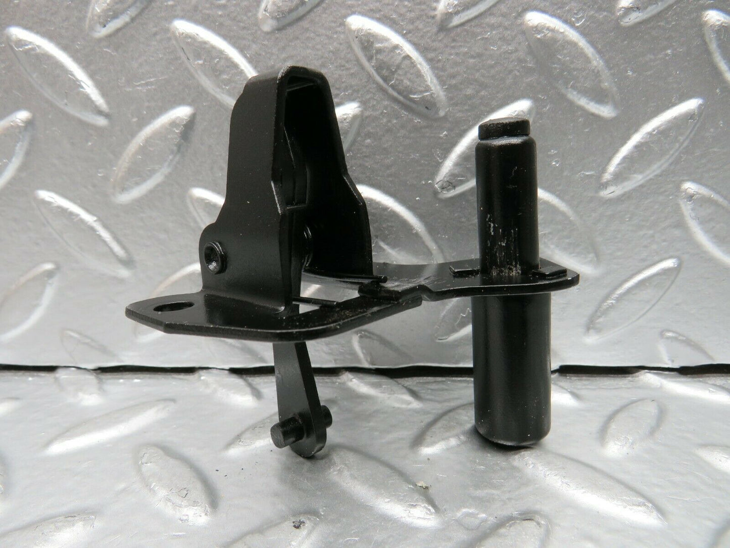 22569 Mercedes-Benz C124 E220 Coupe Bonnet Lock Catch 1248800260