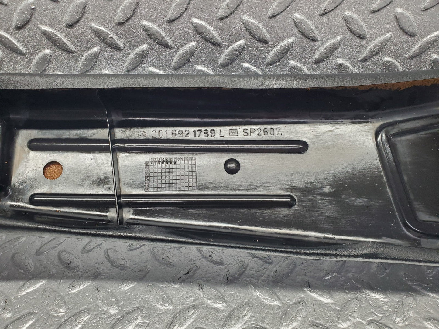 W201 Baby Benz b pillar cover left used OEM