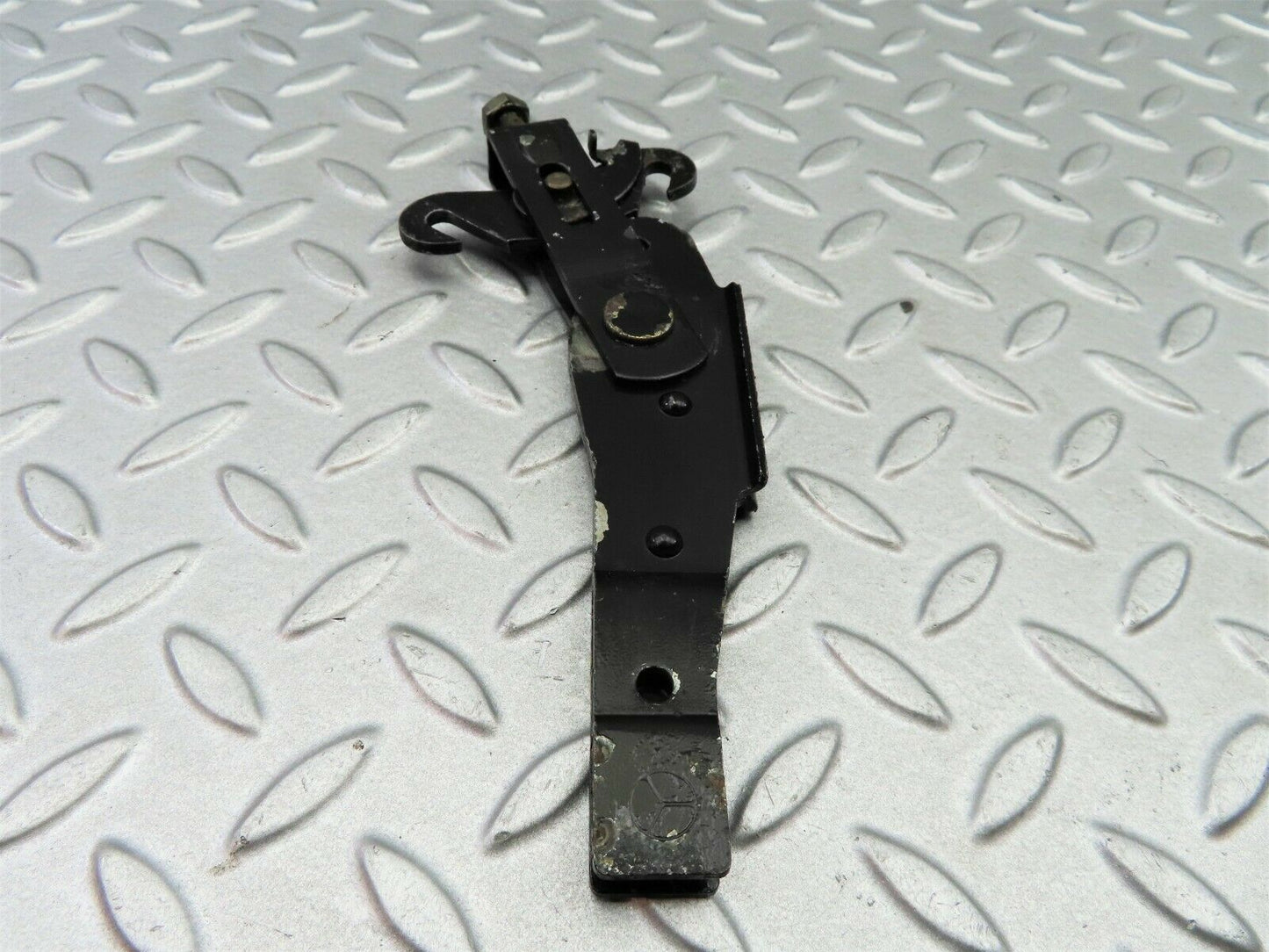 6304 Mercedes-Benz W126 380SE Handbrake Adjusting Handbrake Regulator