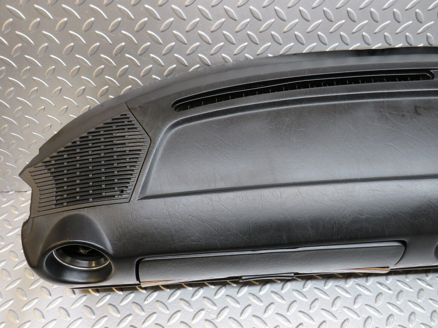 28388 Mercedes-Benz S123 240D Wagon Dashboard Black