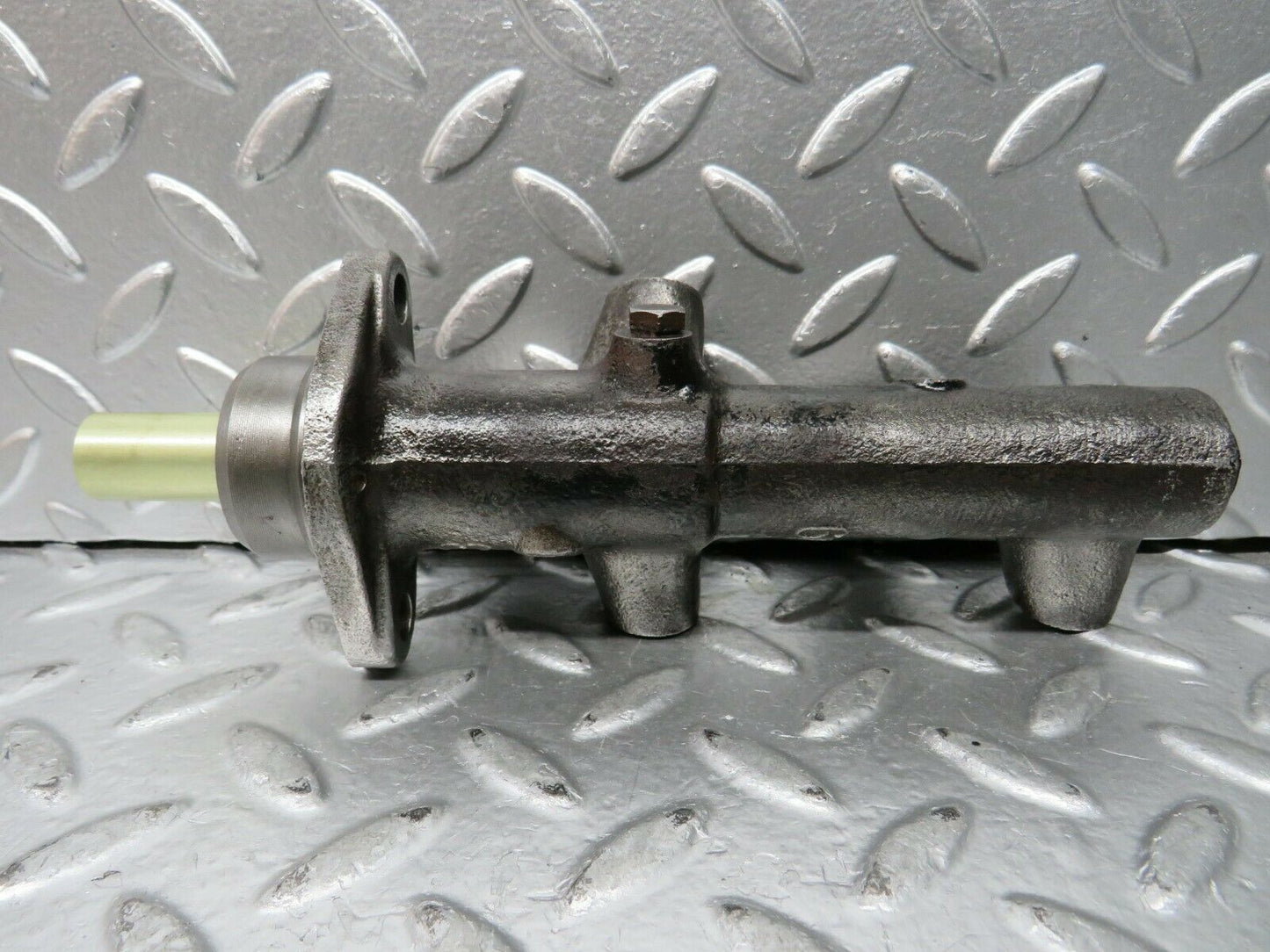 23218 Mercedes-Benz W116 350SE Brake Master Cylinder