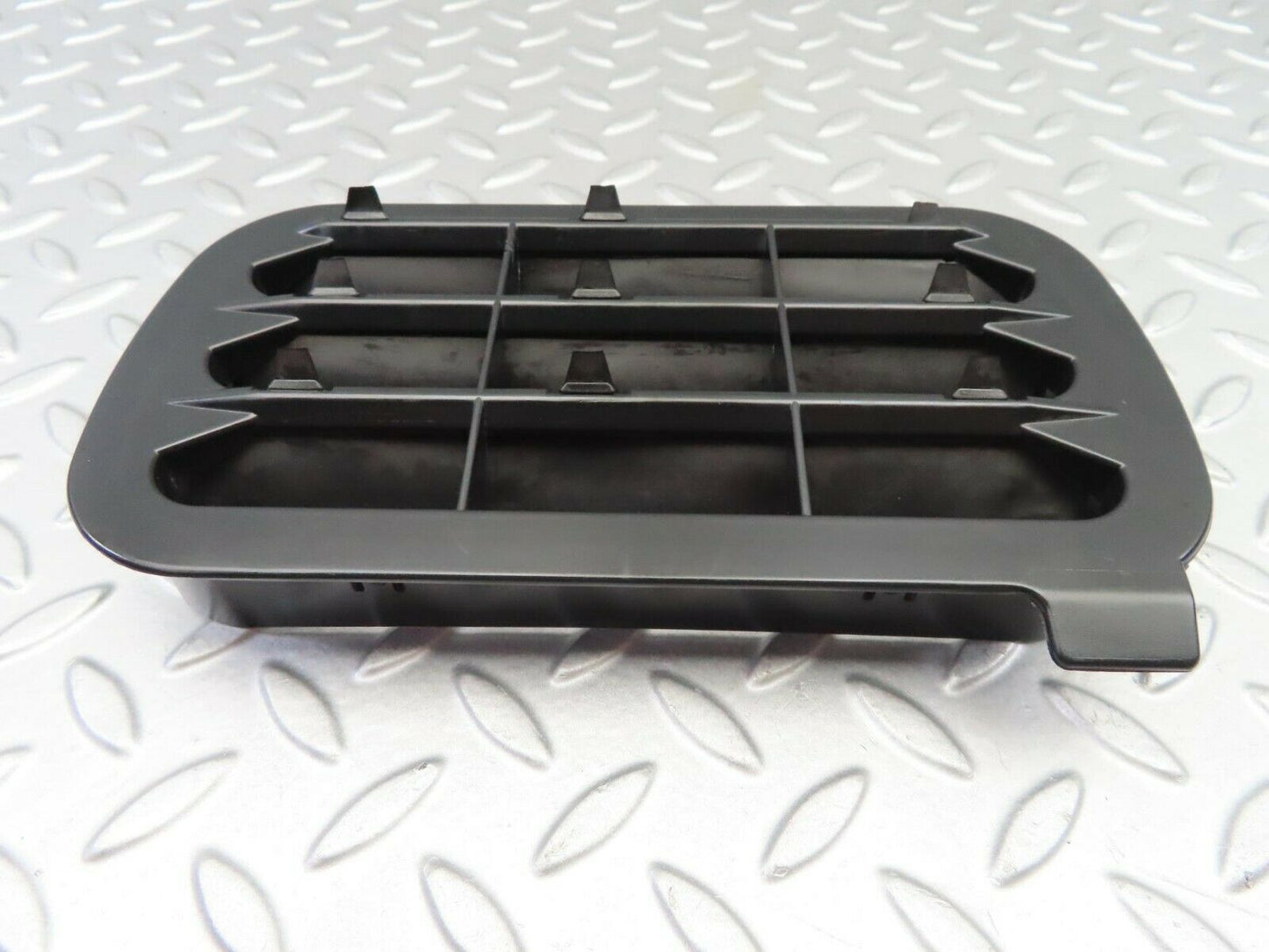 6743 Mercedes-Benz S124 E220 Wagon Rear Air Intake Vent 1248370230