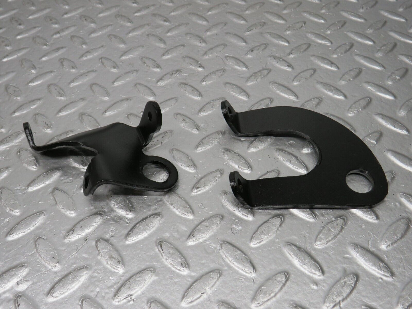 33063 Mercedes-Benz C107 R107 350 V8 Engine Lifting Eyes Hooks