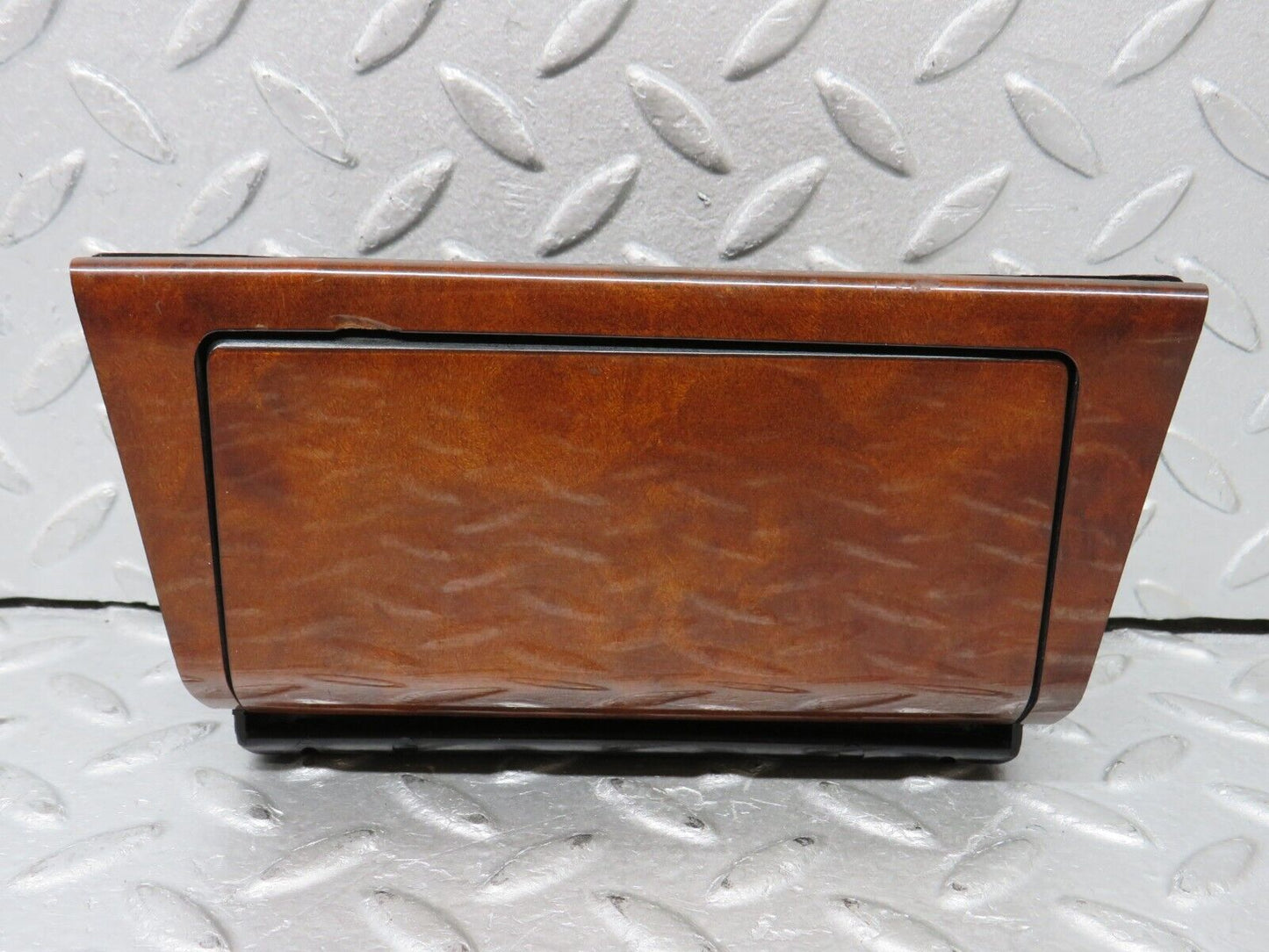 37925 Mercedes-Benz A124 320E Cabriolet Centre Console Ashtray Wood Finish