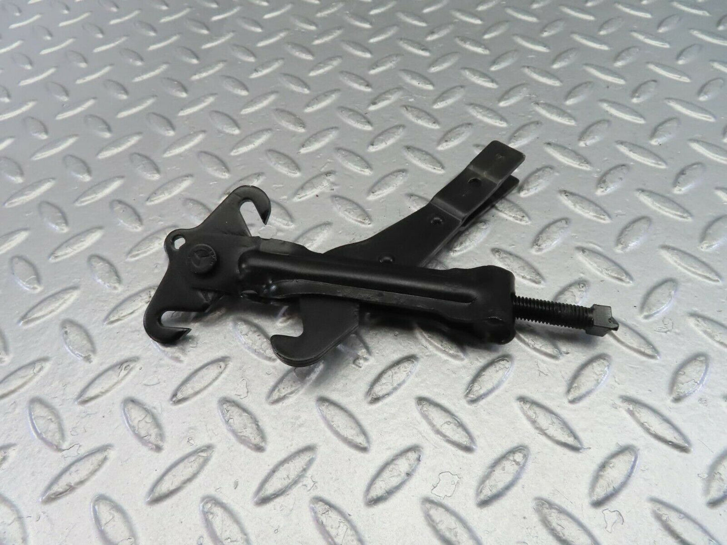 10850 Mercedes-Benz W123 230E Handbrake Adjusting Handbrake Regulator