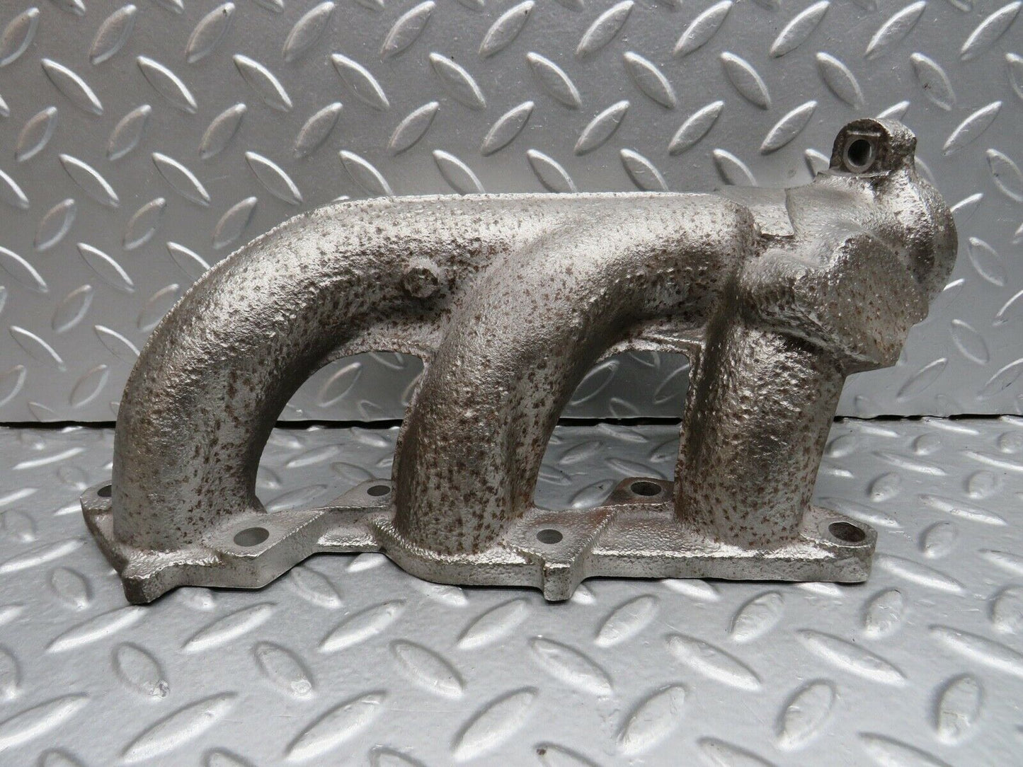 21890 Mercedes-Benz W126 300SE Exhaust Manifold Cylinder 1-3 1031421502
