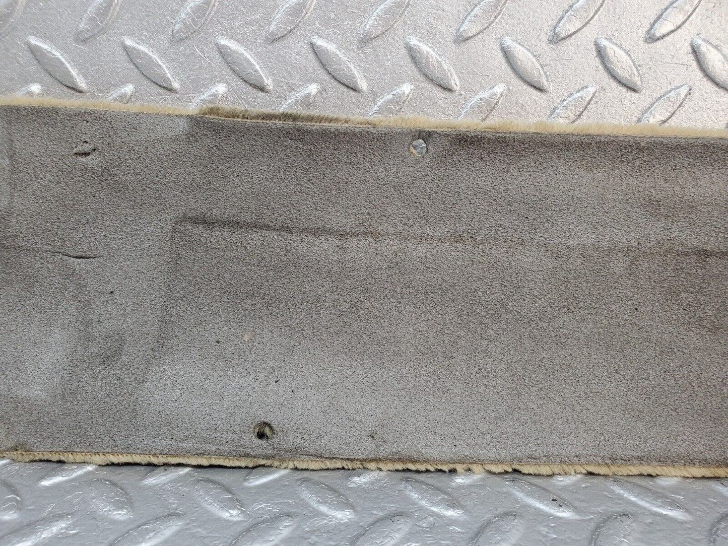 45697 Mercedes-Benz W126 420SE Front Left Door Sill Carpet Beige