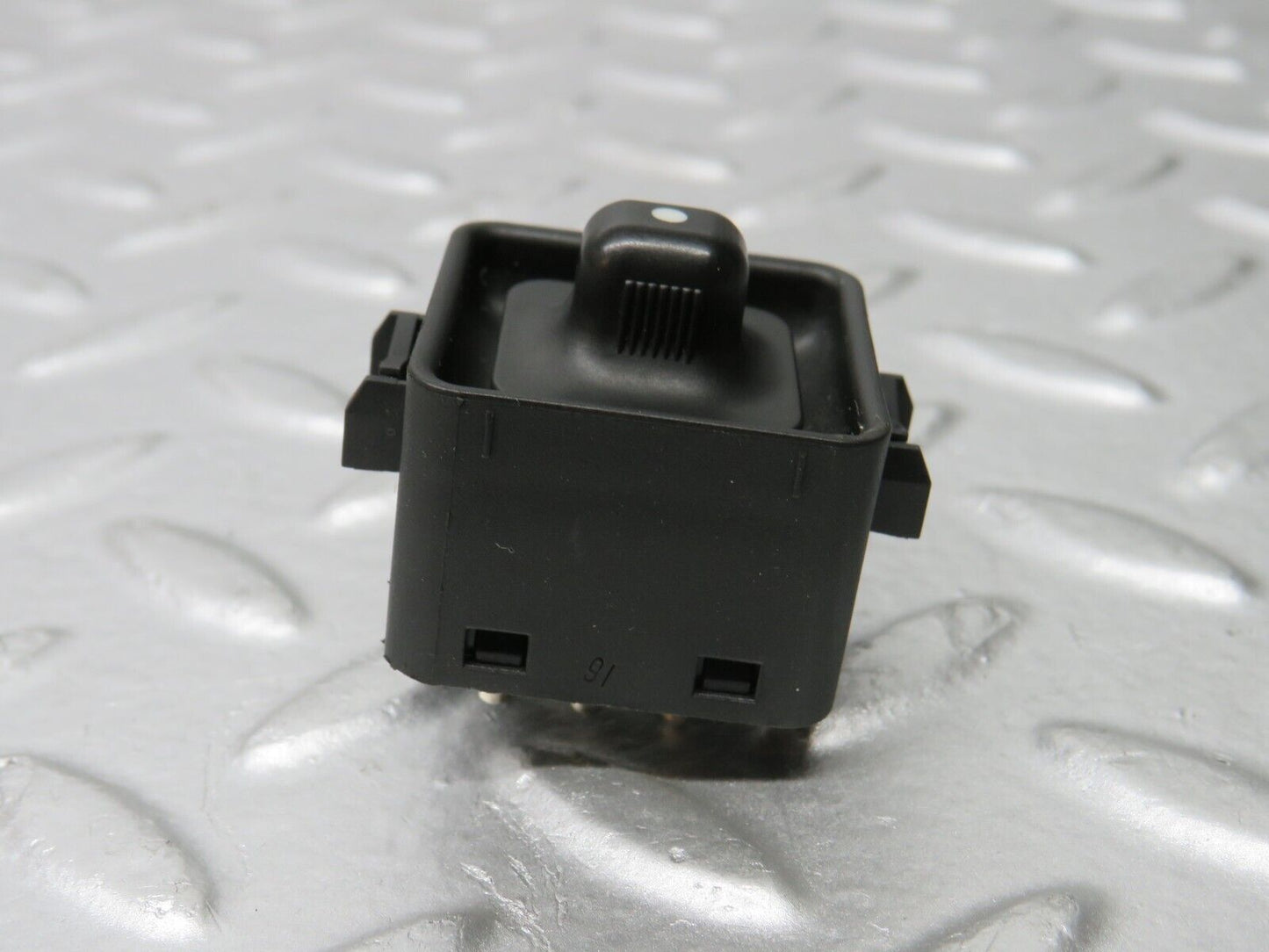 30578 Mercedes-Benz W201 190E 2.0L Electric Mirror Adjust Switch 1248201810
