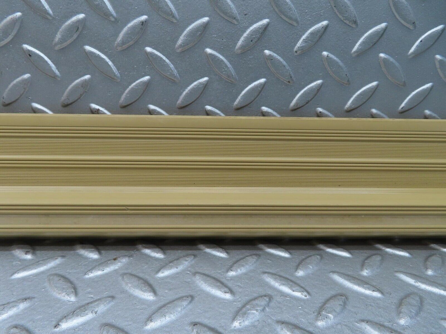 13483 Mercedes-Benz W123 200 Front Left Door Sill