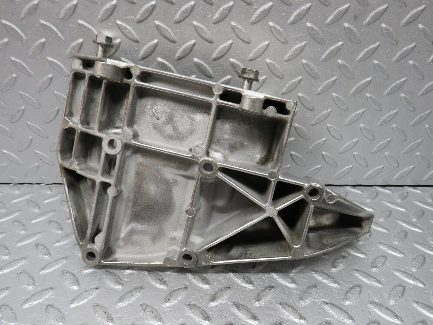 38625 Mercedes-Benz R129 280SL Coupe Alternator Generator Bracket 1041550135