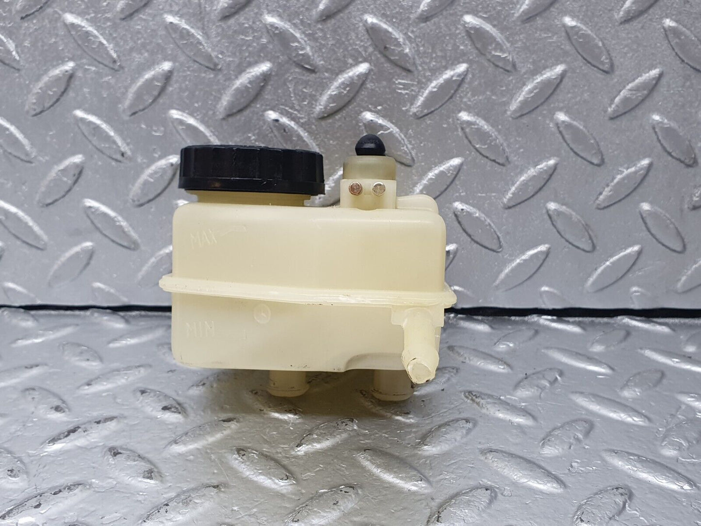 42768 Mercedes-Benz W201 190 Brake Fluid Reservoir Tank DBA
