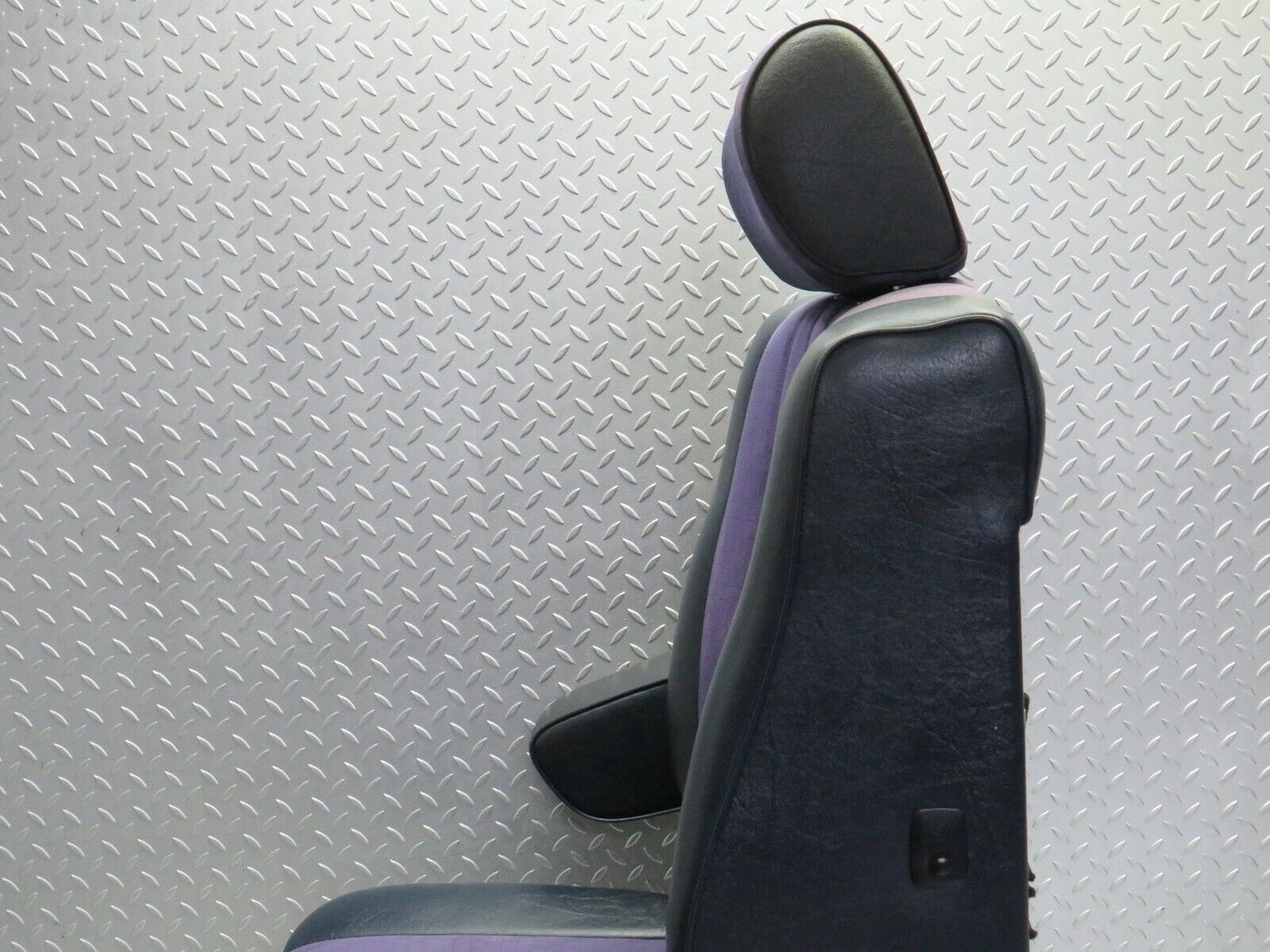 23042 Mercedes-Benz C123 230CE Coupe Front Left Seat Blue Half Leather