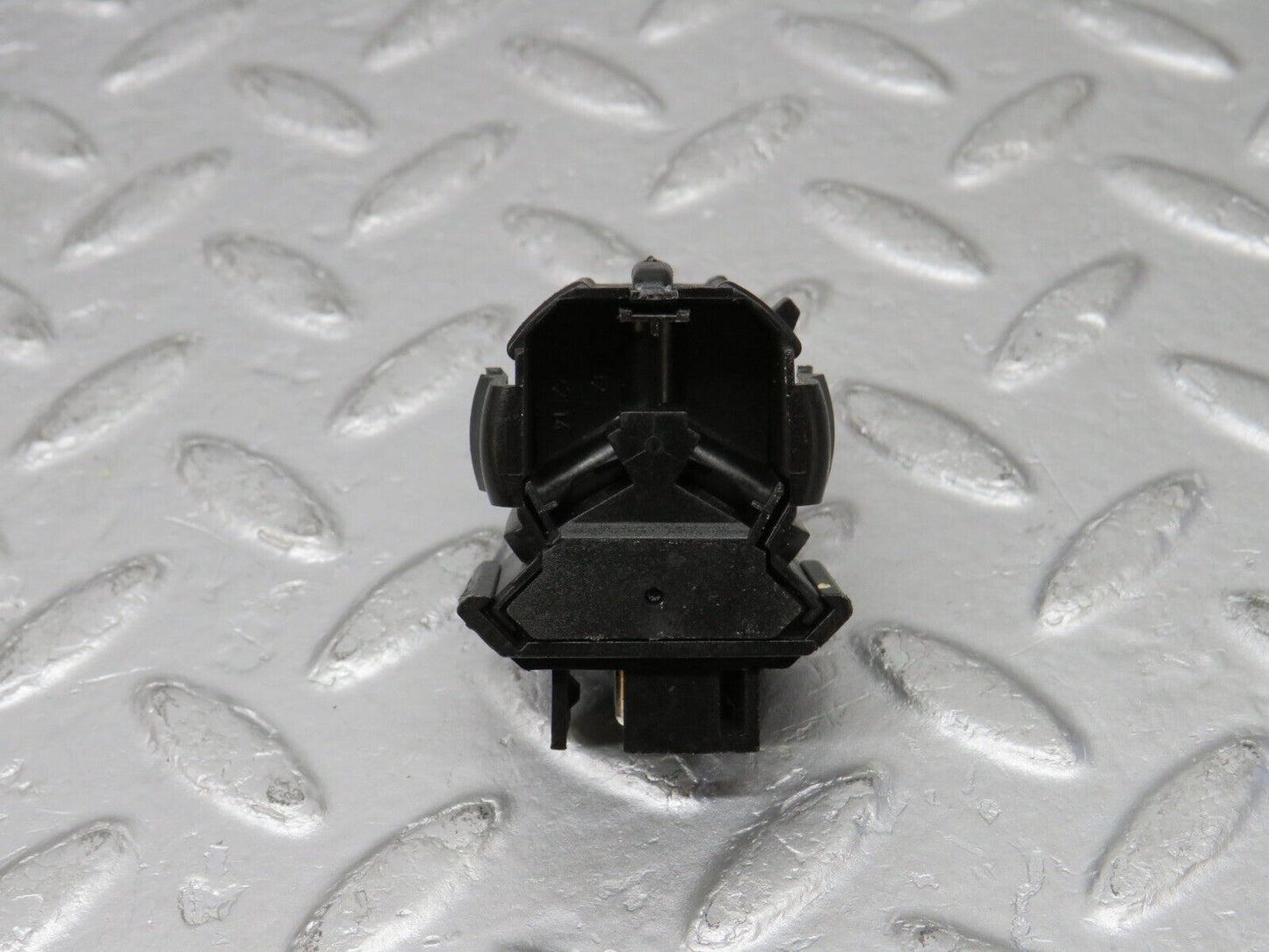 38836 Mercedes-Benz W201 190E 2.6L Kick Down Switch 0025452214