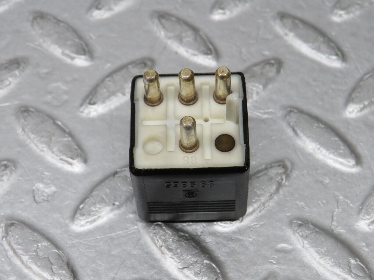 36088 Mercedes-Benz W126 420SE Fan Relay 0015426819