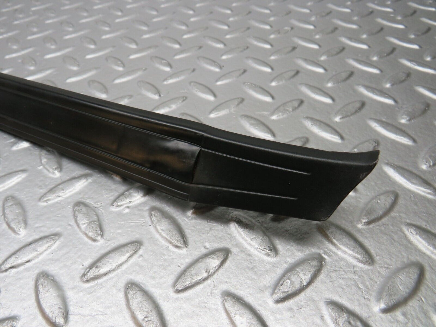 33499 Mercedes-Benz W202 C180 Skirt Sill Moulding Trim Right Side 2026800274