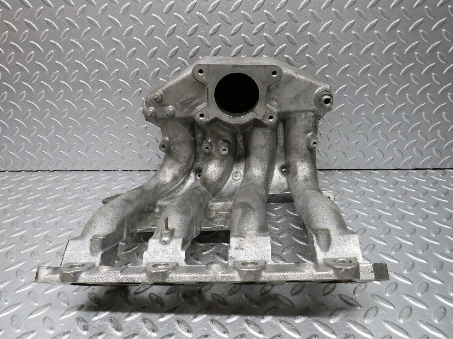 31907 Mercedes-Benz S124 220TE Wagon Intake Manifold 1111411201