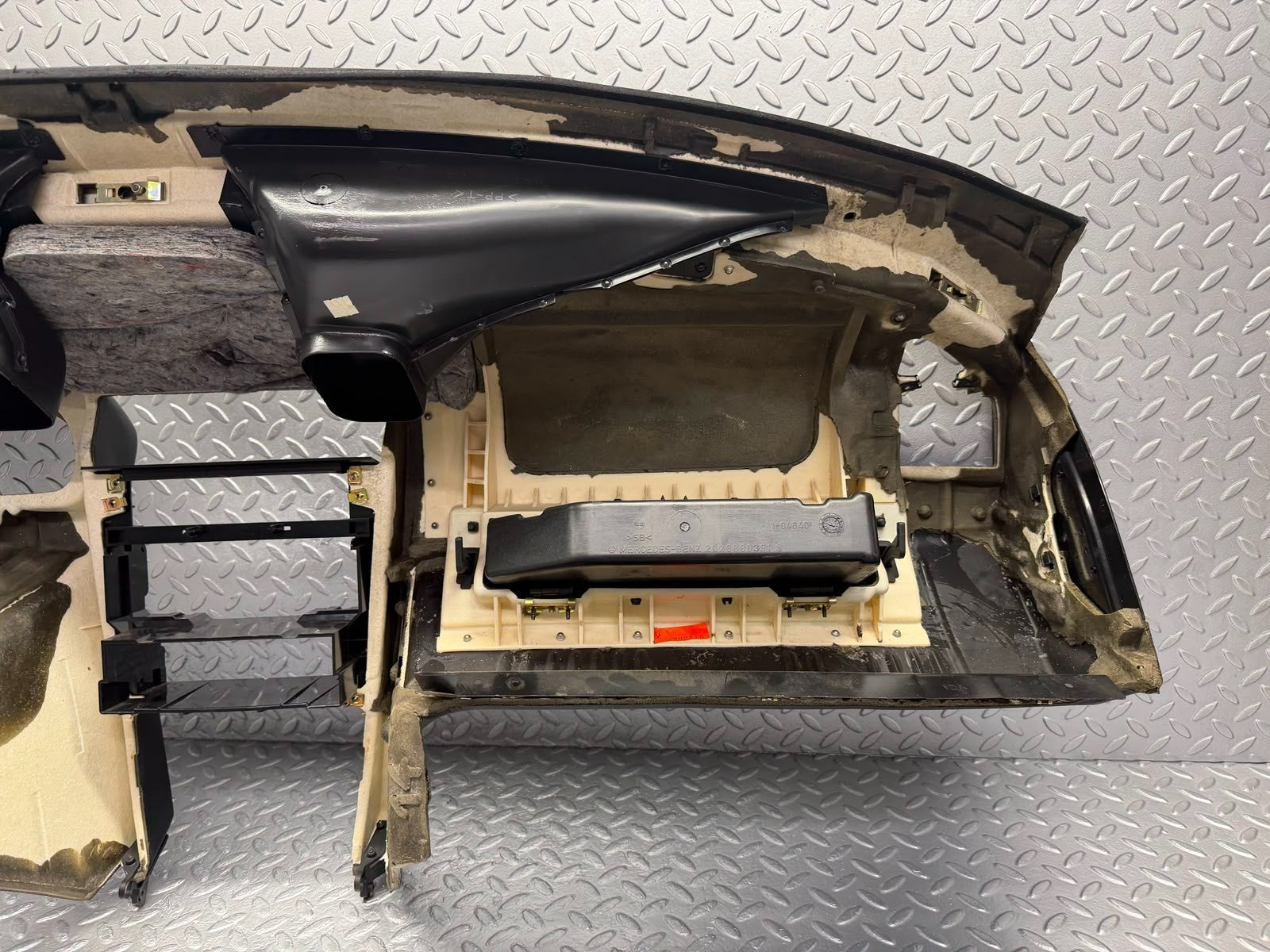 W202 dashboard black used OEM