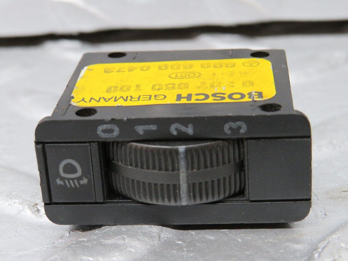 32208 Mercedes-Benz W123 230E Headlight Level Switch 0307650100 0008000473
