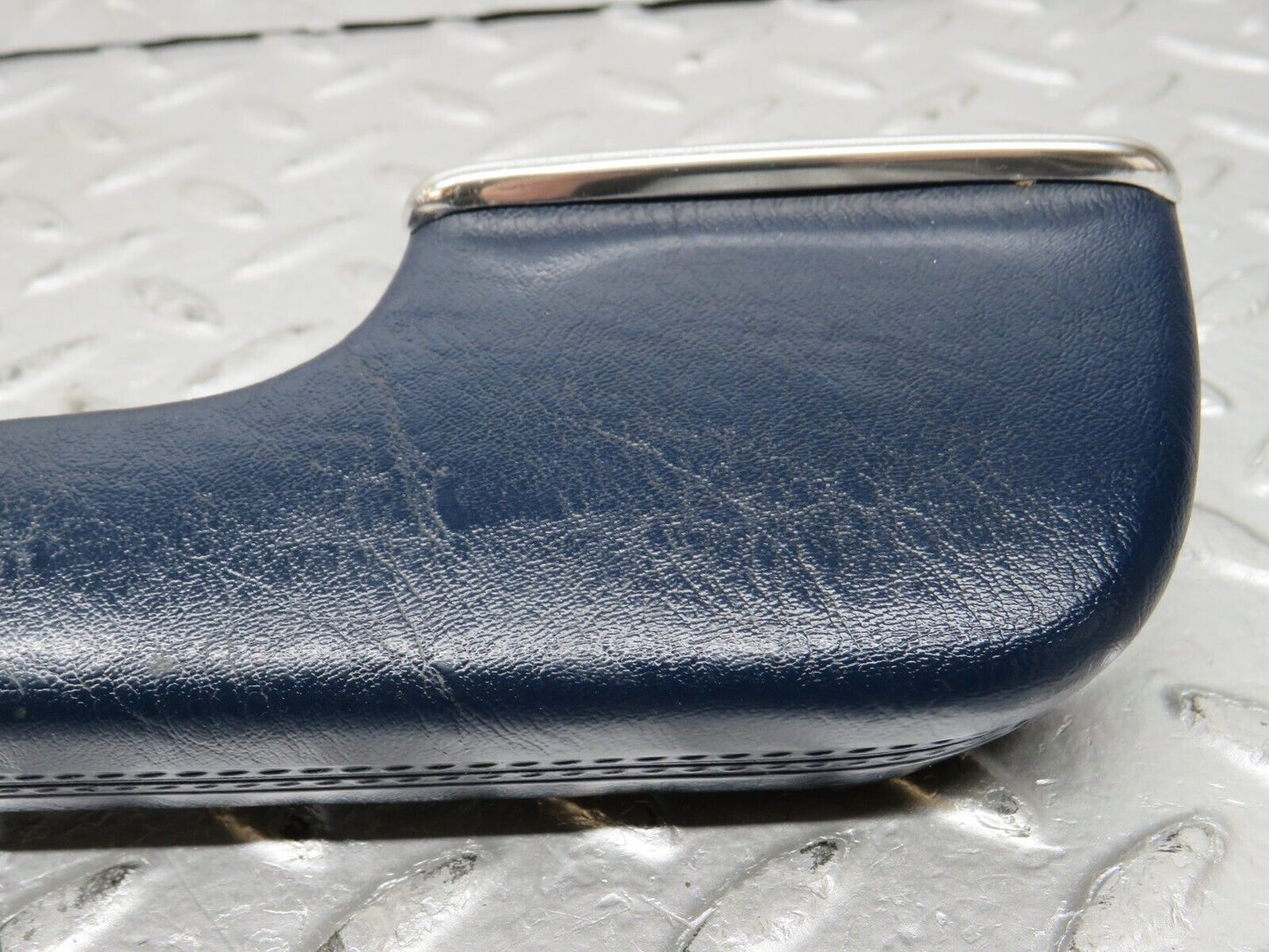 31980 Mercedes-Benz W123 230E Front Right Interior Door Handle 1239702001