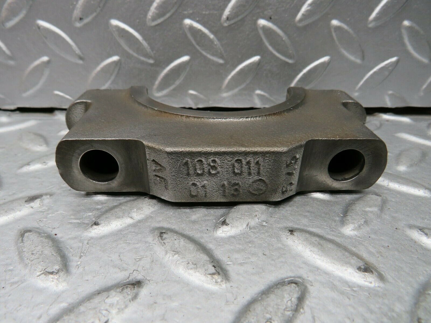 22112 Mercedes-Benz S123 280TE Crankshaft Bearing Holder Block 1080110113