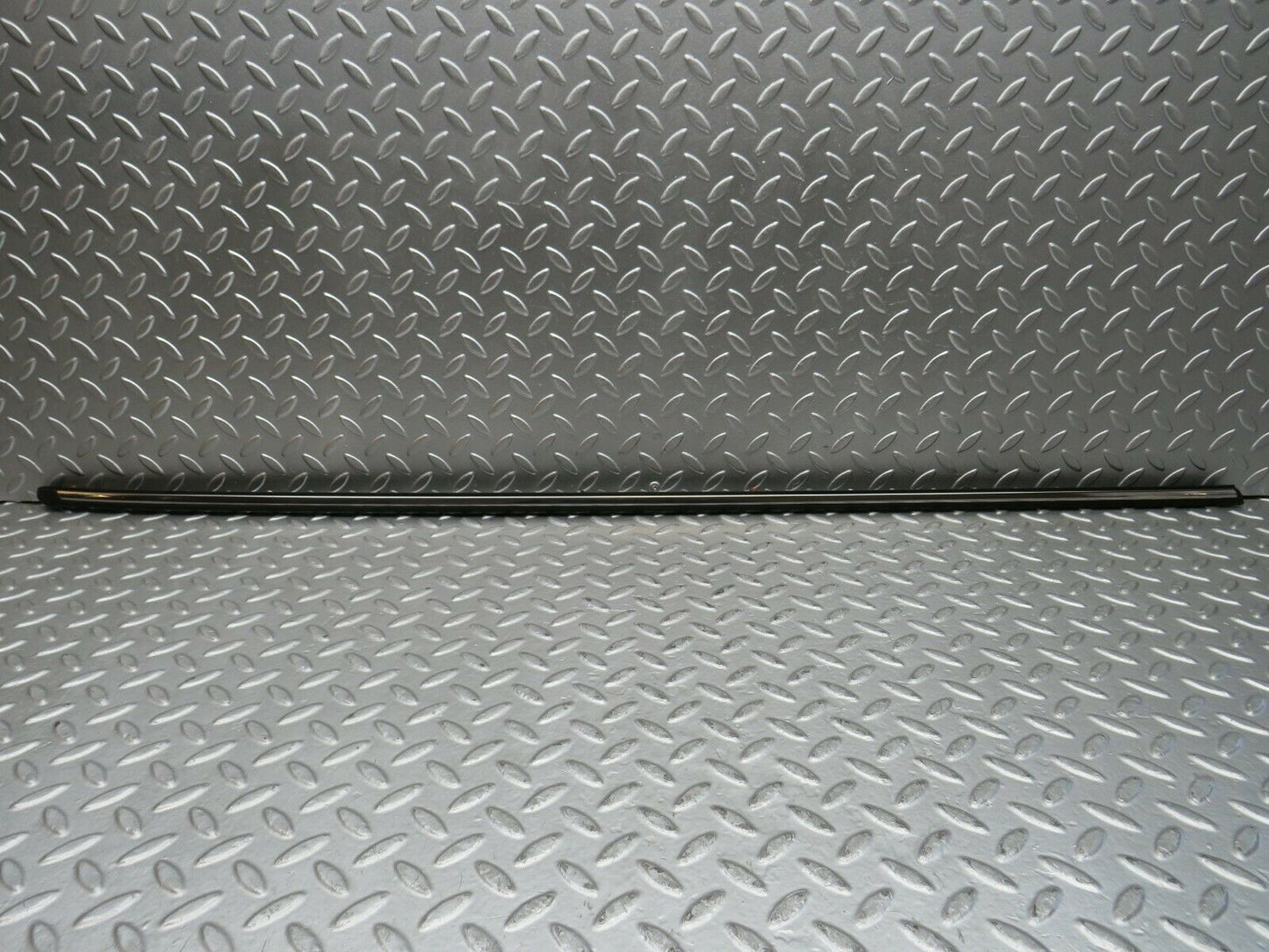 23000 Mercedes-Benz C123 230CE Coupe Front Left Fender Wing Centre Moulding Trim