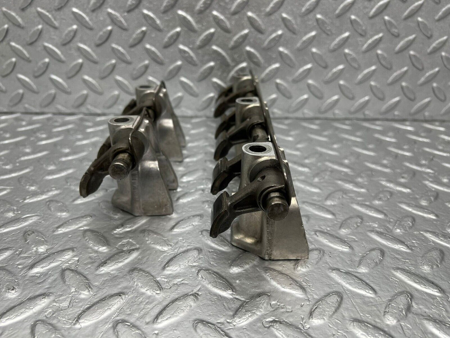 46326 Mercedes-Benz W123 300D Camshaft Rocker Arm 5 Cylinder 6160550010