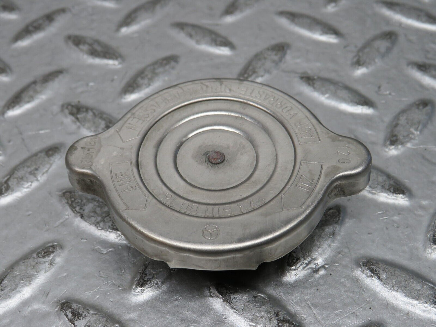 28612 Mercedes-Benz W123 230E Radiator Cap 1235010015