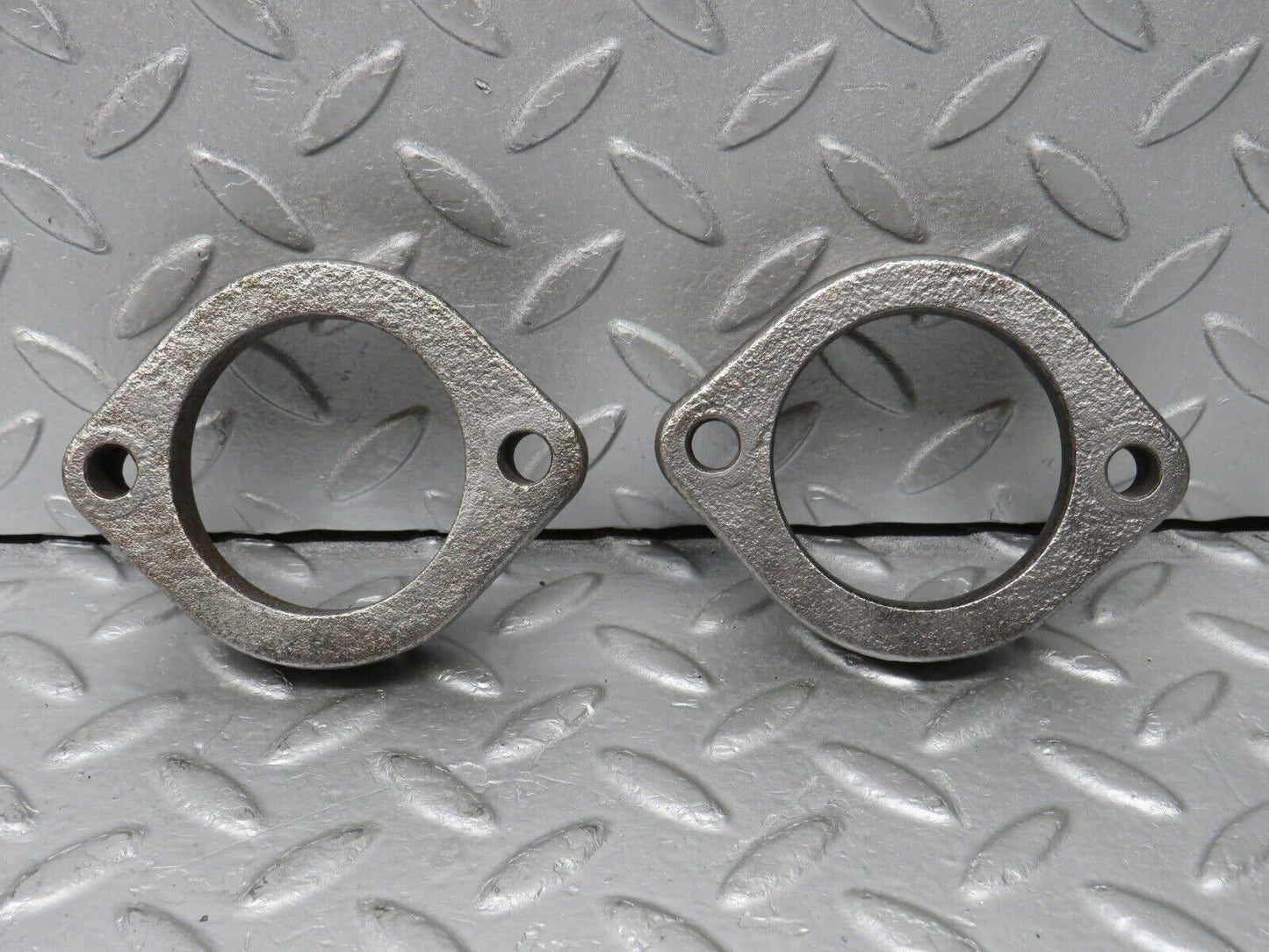 38126 Mercedes-Benz A124 320E Cabriolet Exhaust Flange 2x