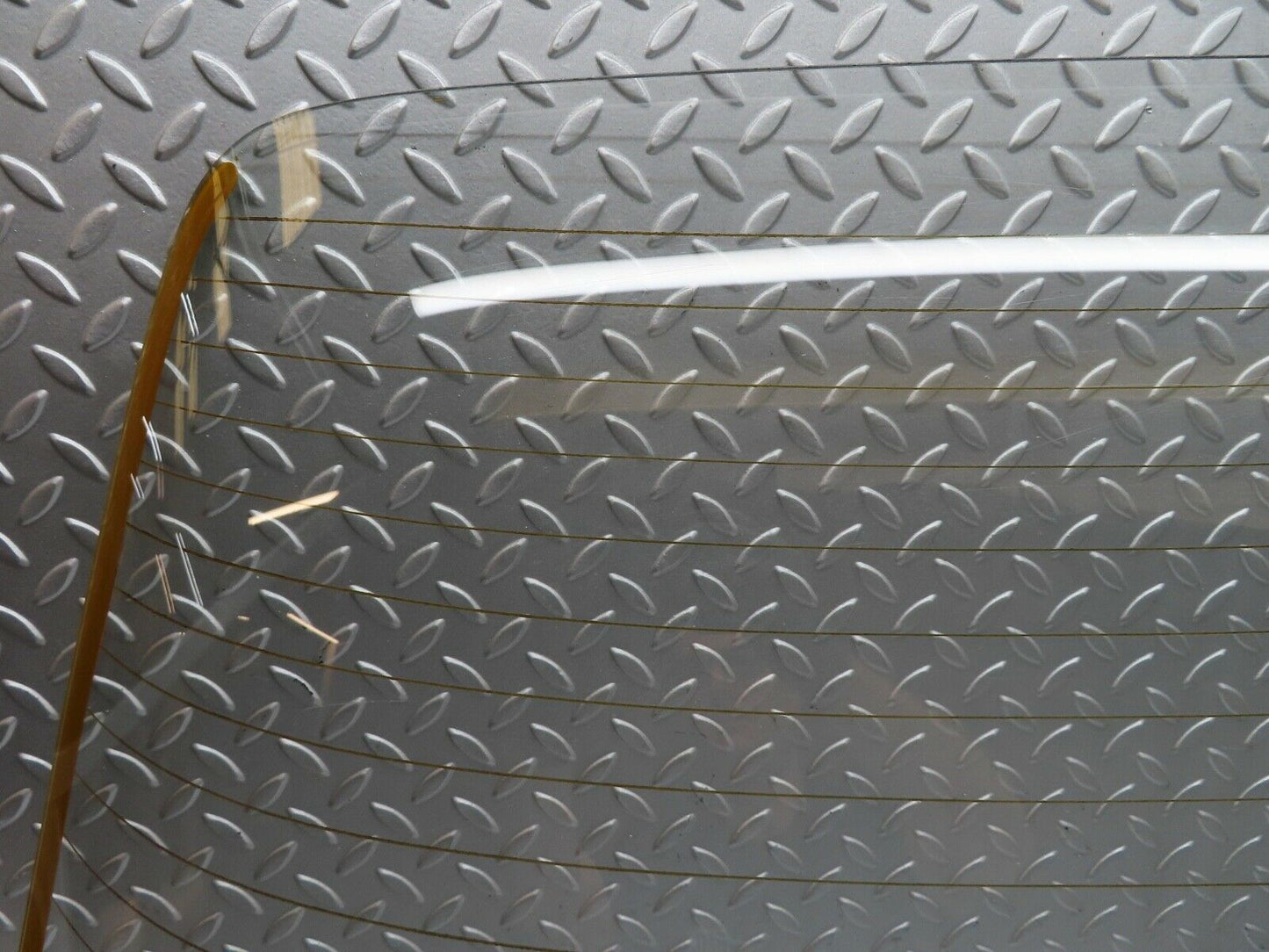 19203 Mercedes-Benz W123 300D Rear Heated Windscreen Glass