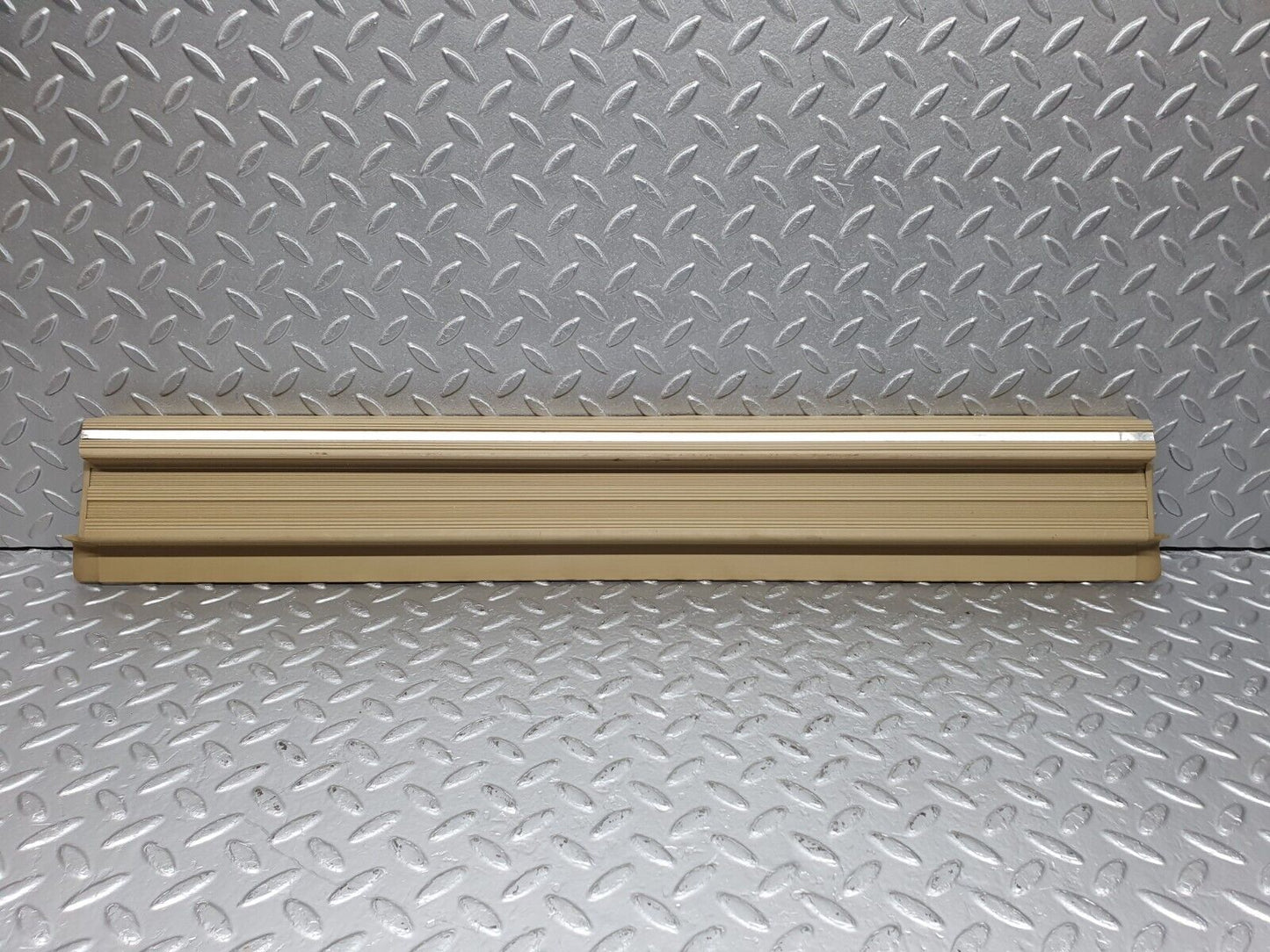 40943 Mercedes-Benz W126 300SE Front Right Door Sill Trim Beige