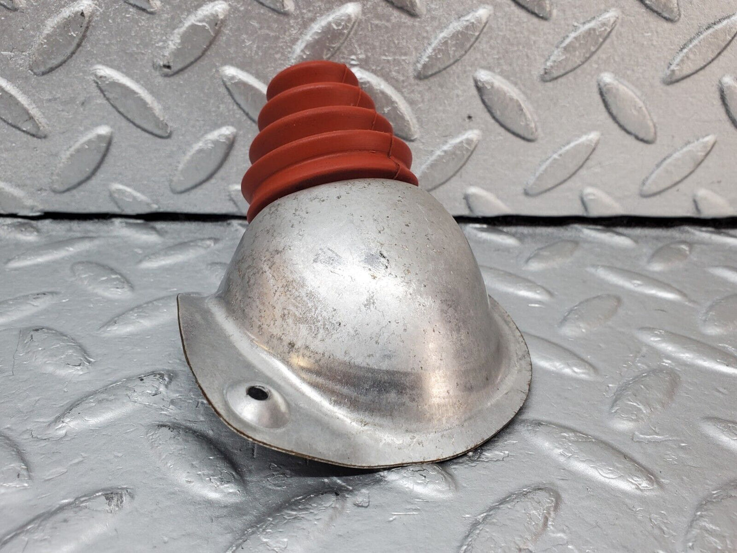 45573 Mercedes-Benz W126 420SE Throttle Linkage Rubber Cover 1163010297