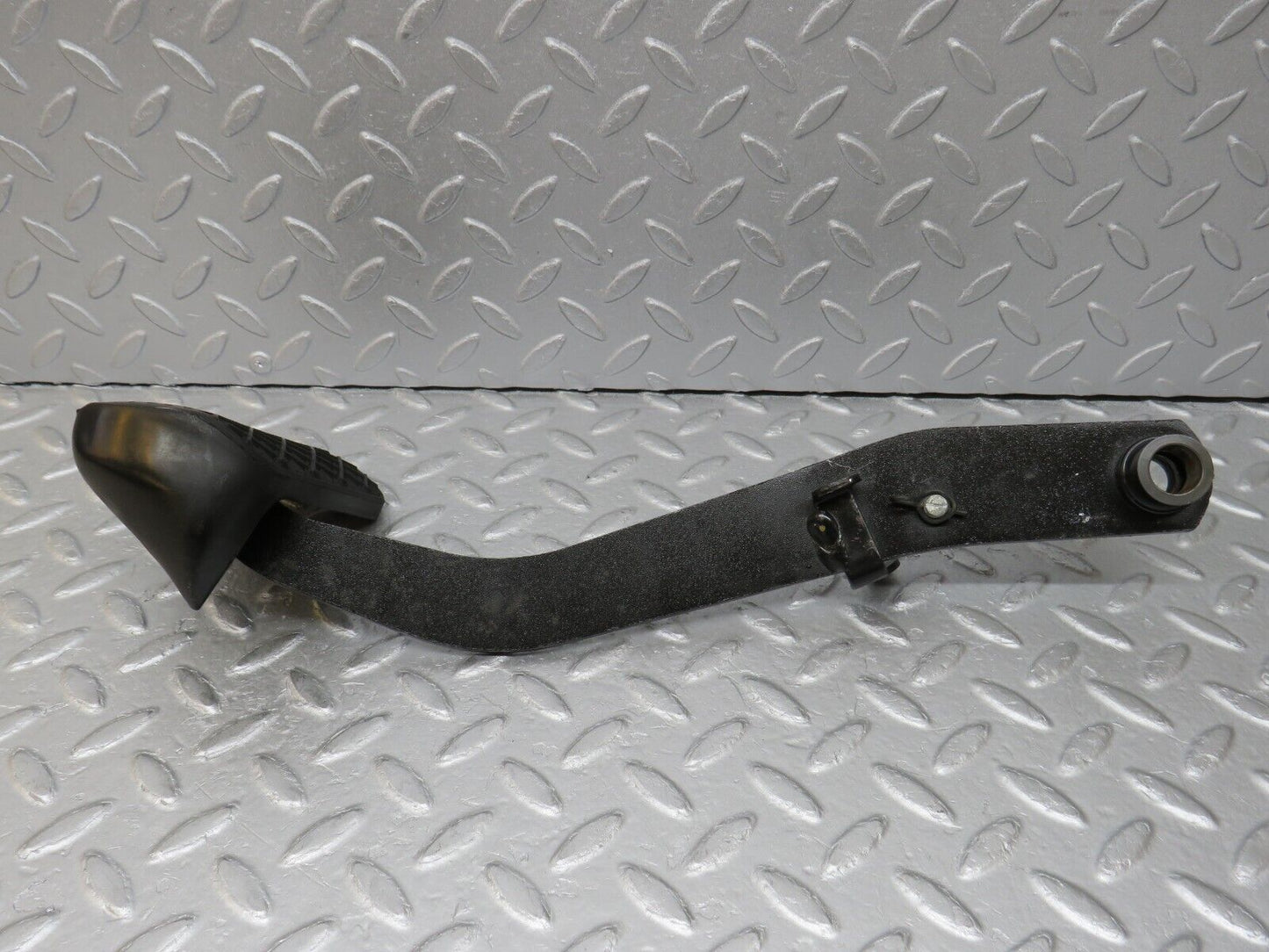 36536 Mercedes-Benz W201 190E 2.0L Brake Pedal With Rubber 1232910082