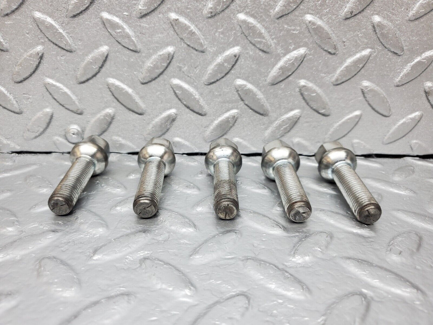 44865 Mercedes-Benz W124 220E Alloy Wheel Lug Bolt Set M12X1.5