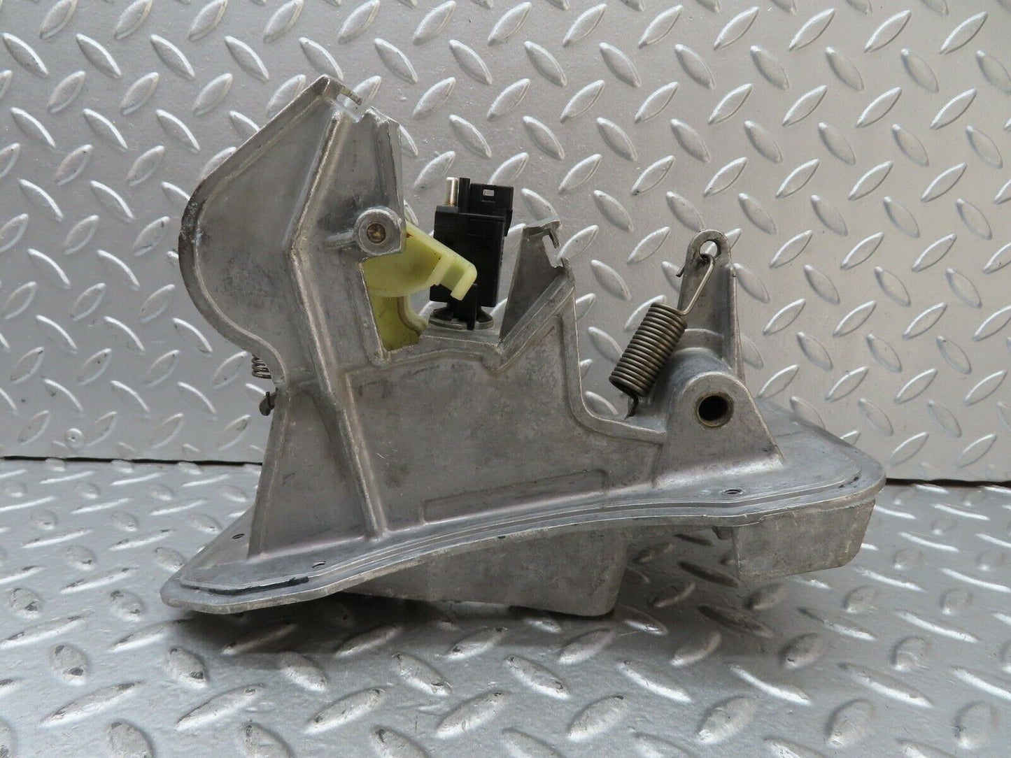19526 Mercedes-Benz C140 CL420 Coupe Brake Pedal Bracket 1402902519