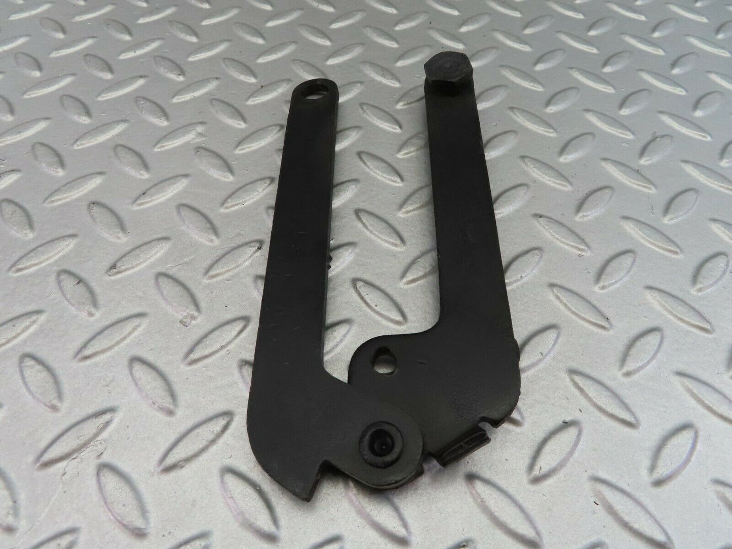 7357 Mercedes-Benz W116 450SE Bonnet Hinge Left Side