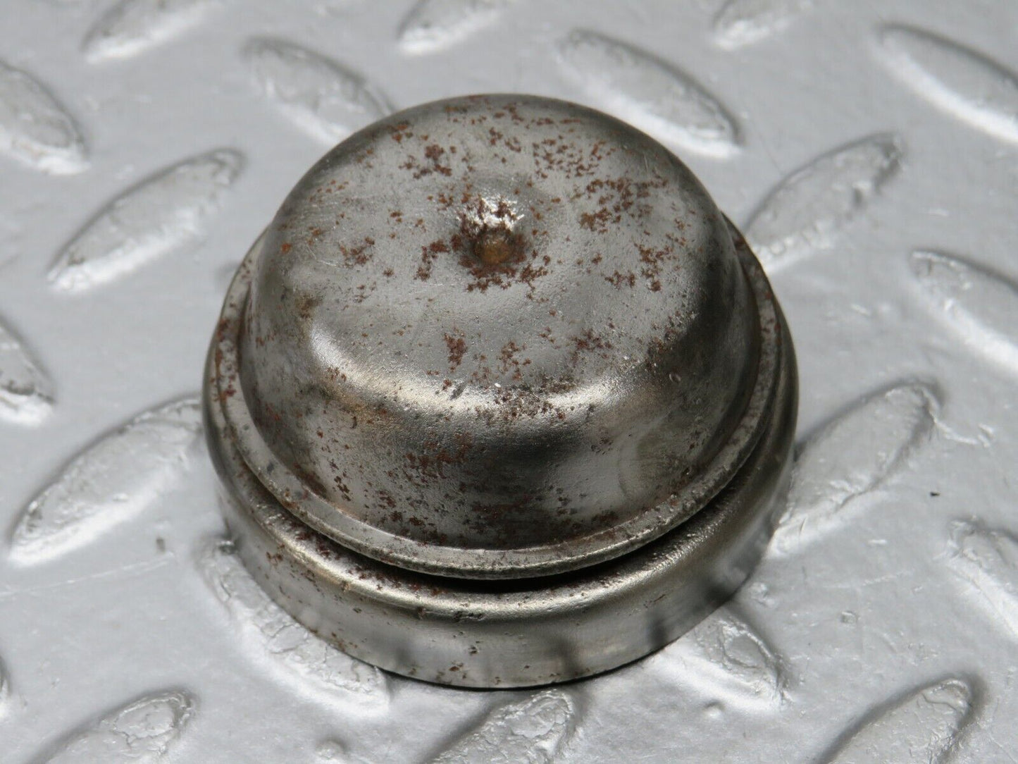 33478 Mercedes-Benz W202 C180 Wheel Hub Locking Cap