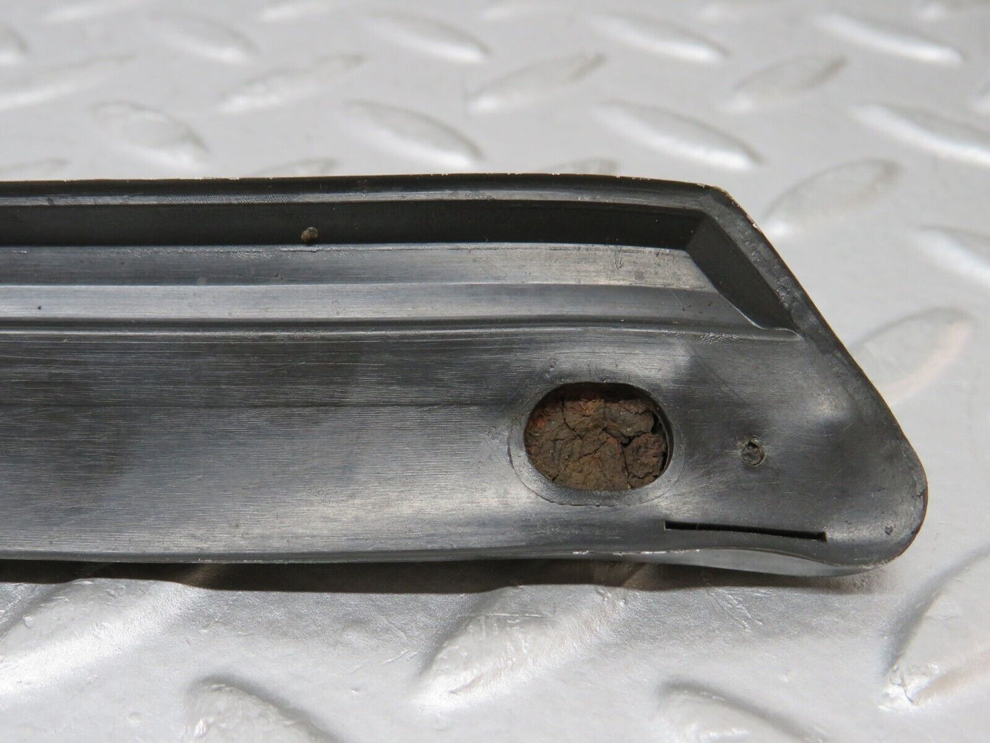 35488 Mercedes-Benz R107 280SL Front Right Fender Centre Moulding Trim