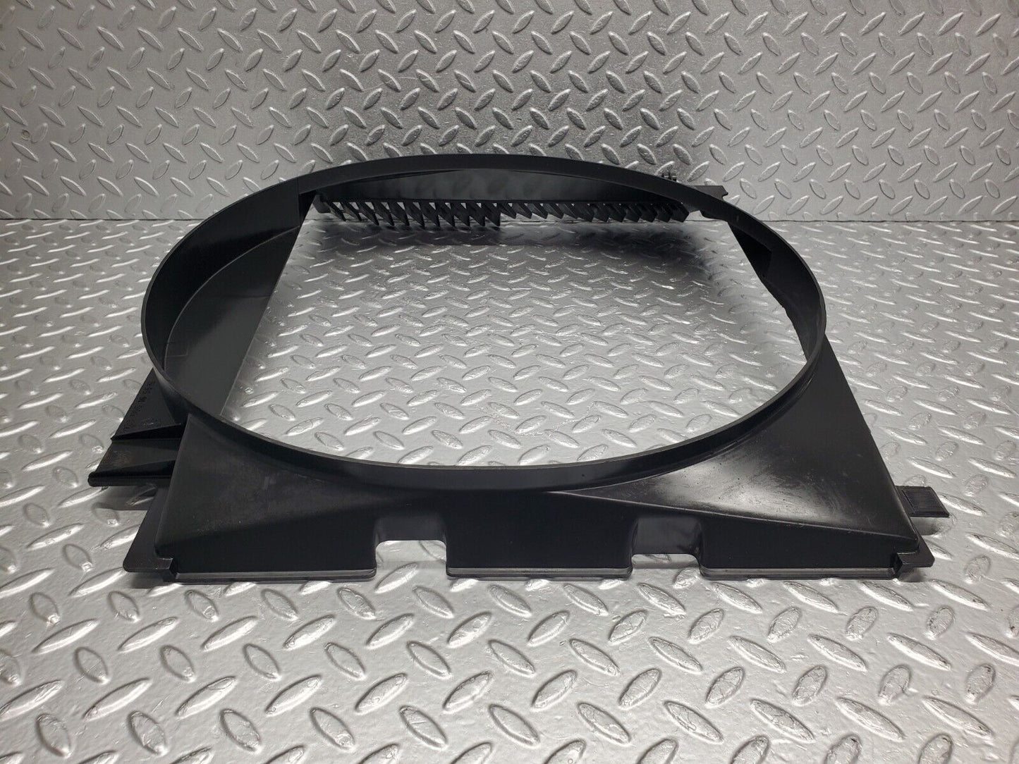46406 Mercedes-Benz C123 280CE Coupe Radiator Fan Shroud Cover 1235051655