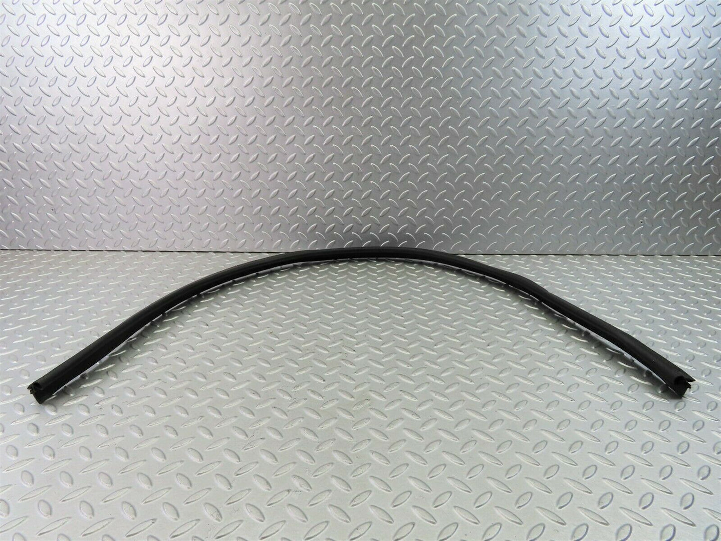 7771 Mercedes-Benz S123 230TE Wagon Firewall Rubber Seal