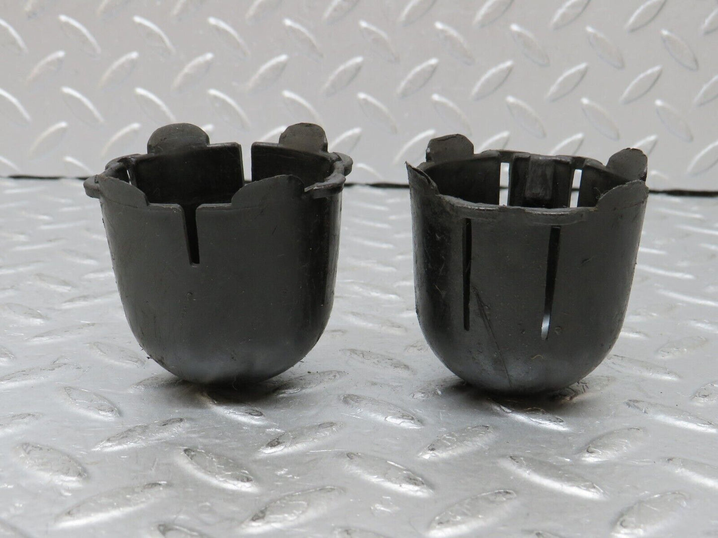 35754 Mercedes-Benz W108 Rear Shock Absorber Top Plastic Cap 2x