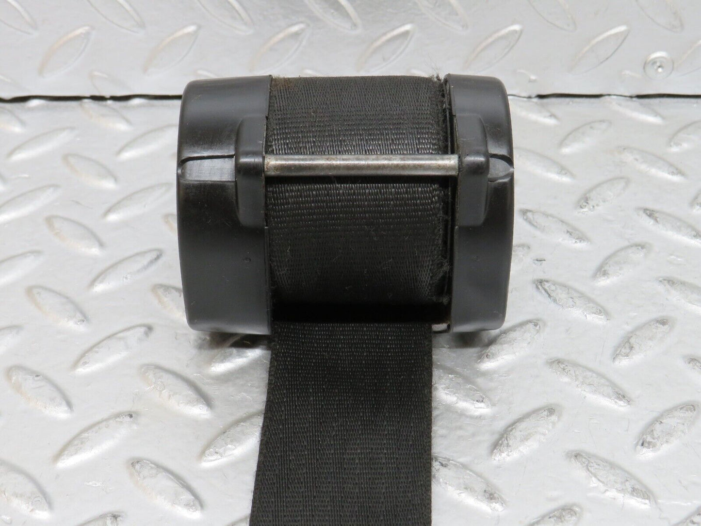 28161 Mercedes-Benz W123 280E Front Right Seat Belt 1238605285