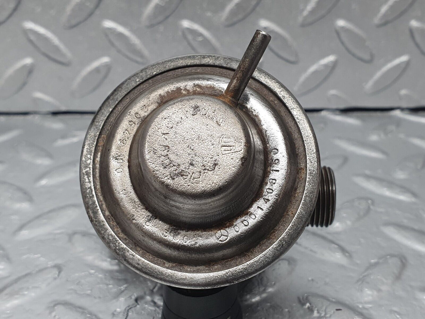 43527 Mercedes-Benz C126 380SEC Coupe Exhaust Gas Recirculation Valve EGR 0001408160